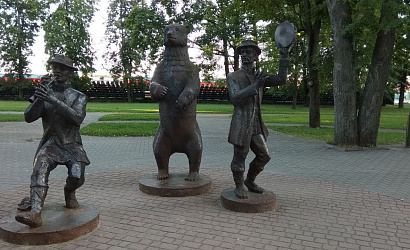 Памятник «Медвежьей академии» в Сморгони